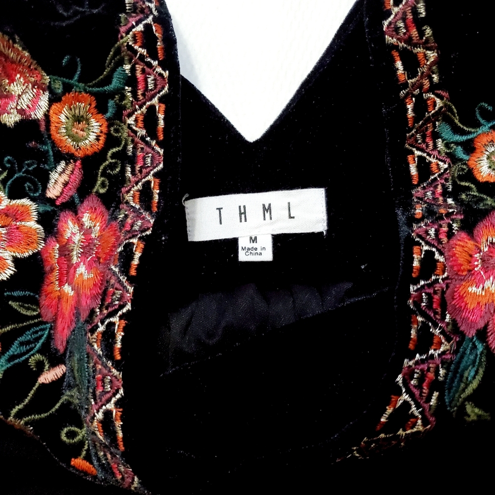 THML Anthropologie Embroidered Boho Peasant Top Black Medium - Picture 5 of 9